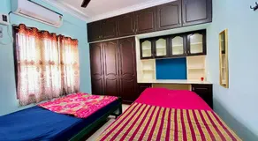 Royal Paradise Inn - Image 5