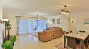 Parkside Boutique 3 BBR Serviced Apartment - Ocean Blue - Near Airport - Image 2