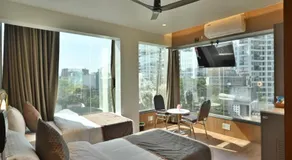 Hotel Emersion Residency - Image 2