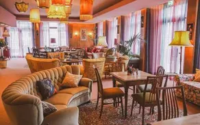 Tante Alma's Mülheimer Hotel - Image 4