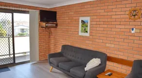 Cameo Court Unit 7 - Bring your own linen - Image 2