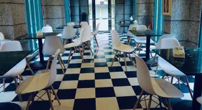 Holiday Motel - Image 3