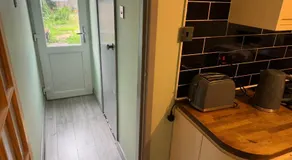 One Bedroom Apartment in Walsall Sleeps 4 FREE WIFI By Villazu - Image 5