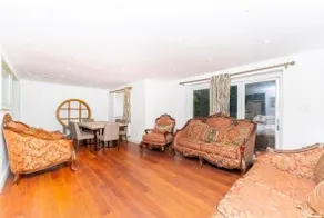 Luxury semidetached house - Image 4