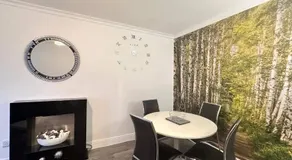 Central 1-Bed Apt Sleeps 4 5 mins to Station - Image 3