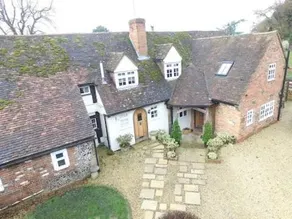 Come and Stay in our Charming Cottage - Image 4