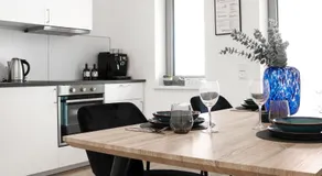 LIGHTPLACE • Design • Boxspring • Balkon • 2 Smart TV •Innenstadt - Image 2