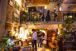 UdonBackpackers Beds and cafe - Image 4