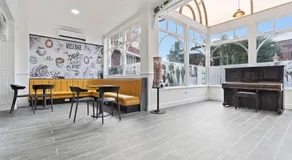 Modern Self-Contained Studio in Dudley with Parking close to Town Centre - Image 3