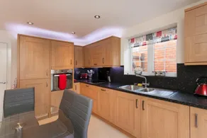 DBS Serviced Apartments - The Terrace - Image 4