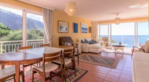 Villa in protected space in front of the sea - Image 2