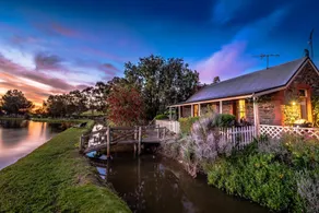 Stonewell Cottages and Vineyards - Image 5