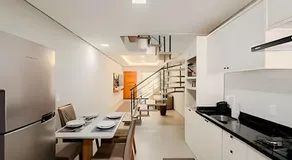 Geminado de alto padrão com duas suítes privativas - Image 3