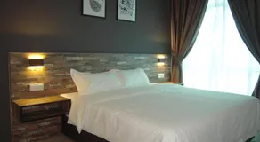 L Hotel - Image 2