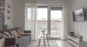Dob36 Apartment with FREE Private PARKING and BALCONY - Image 2
