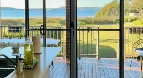 8-Person Waterfront Beach House Stunning Views - Image 4
