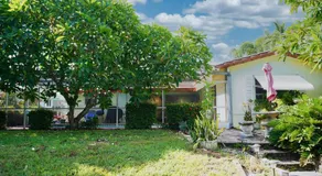 Waterfront Oasis on Intracoastal with Pool - Just Renovated - Image 4