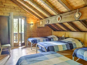 Cozy Chalet in Mürlenbach with Forest Near - Image 4