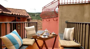 casa con mini piscina, giardino e area giochi per bambini - Image 4