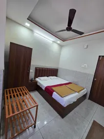Hotel Raj Sajitha - Image 5