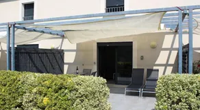 2 bedroom home with shared pool in lovely market town of Olonzac in wine region - Image 4