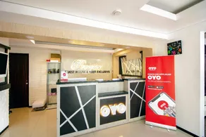 OYO 1057 Premier Guest House - Image 4