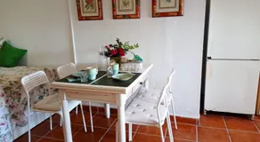 Apartamento en Villa con Piscina - Image 4