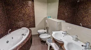 Hotel Capital - Image 2