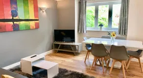 Risinghurst, Oxford, an ENTIRE 2beds, 2bathrooms, free Wi-Fi, Free Parking - Image 2