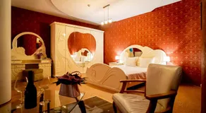 Globus Hotel - Image 2