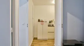 Chambre privée dans un appartement en colocation, parking gratuit - Image 5