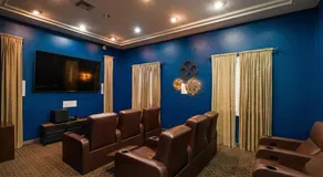 Marina Del Rey Luxe 2-Bedroom & 1-Bedroom - Hot Tub, Pool Table, Grill & Cinema Projector - Image 5