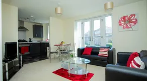Lake View Apartment - Image 2