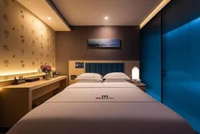 Huating Lijing Hotel - Image 5