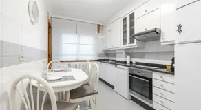 Encantador piso con parking by CABANA Rentals - Image 5