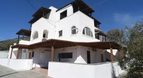 Bernie House - Image 2