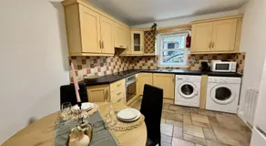 Private City Centre Apartment - Image 4