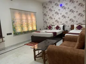 Hotel Ayaansh International - Image 5