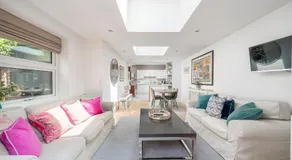 JOIVY Elegant London Stay - 2BR with Garden in Battersea - Image 2