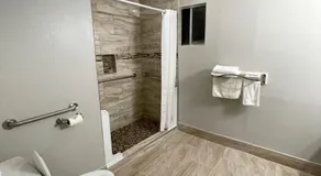 Hamilton Inn - Image 2