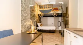 HotelBed w aircon at City Villa Tilburg Willem 1 - Image 2