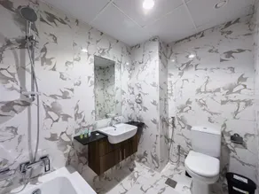 Studio Apartment with Balcony Al Hamra Marina - Image 5