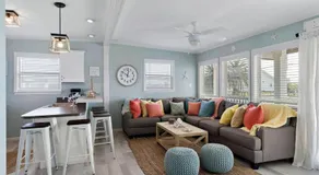 Coastal bungalow with huge yard, comfy deck and close to beach - Image 3