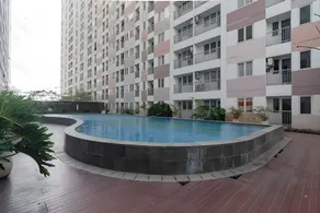 RedDoorz Apartment at Grand Sentraland Karawang - Image 5
