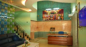 The HR STAY INN TIRUPATI - LUXURY HOMESTAY - NEAR ALIPIRI BUS STAND AND KAPILATEERTHAM - 24 HRS HOT WATER-150 MBPS SPEED FREE WIFI & ALL OTT APPS - Image 3