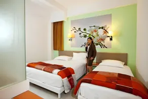 Dewarna Hotel Zainul Arifin - Image 4