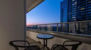 Footscray pool pleasant &Bright 2BR2BA apt - Image 3