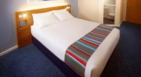 Travelodge Llanelli Central - Image 4
