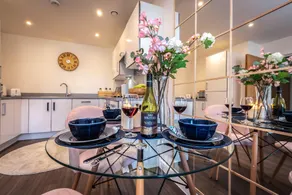 Sapphire Apartment - Southampton - Image 4