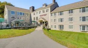 Ski in-out, Slope and Pool Views 1BR at Country Inn - Image 4